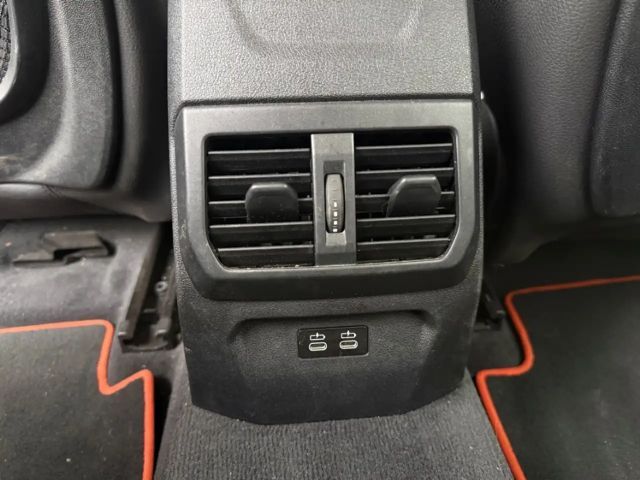 BMW 118 118i Sedan Sport Line