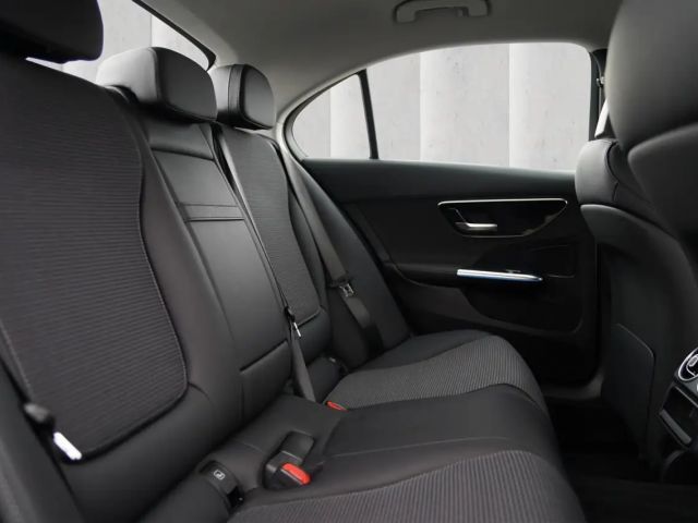 Mercedes-Benz C 180 Sedan