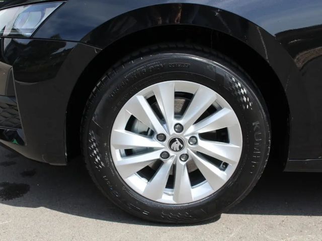 Skoda Octavia Essence TSI