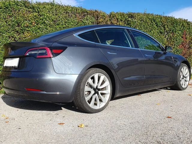 Tesla Model 3 RWD Standard Range