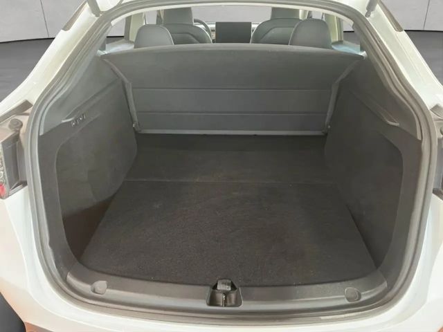 Tesla Model Y AWD Dual Motor Performance