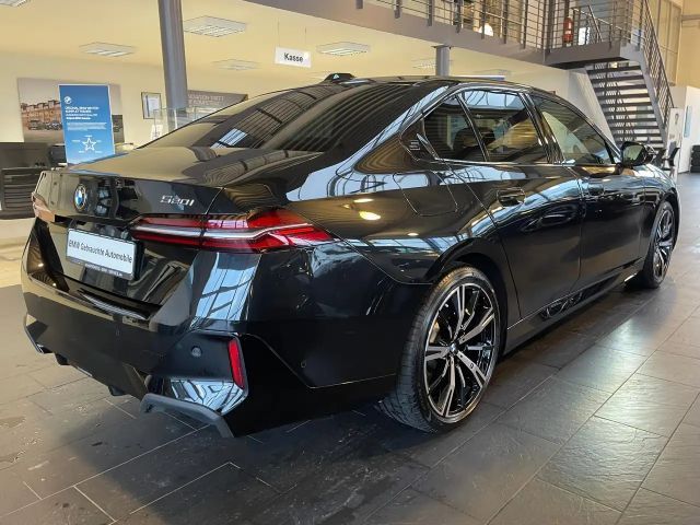 BMW 520 520i M-Sport Sedan