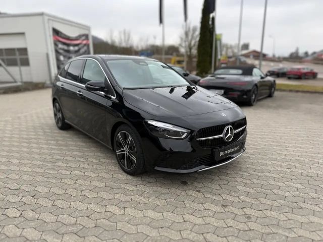 Mercedes-Benz B 200 Progressive Sedan