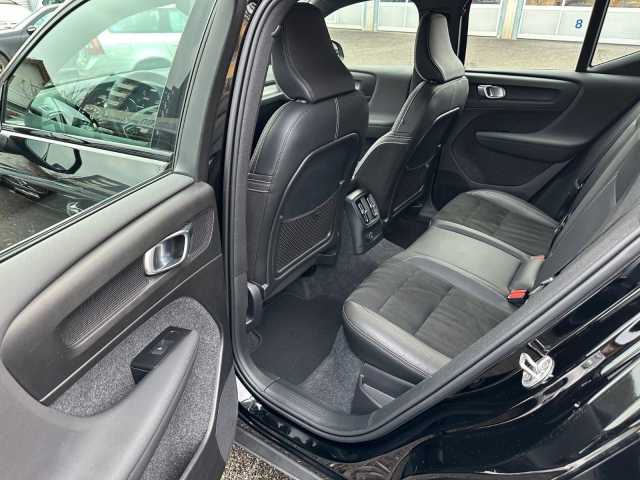 Volvo XC40 R-Design Recharge T5