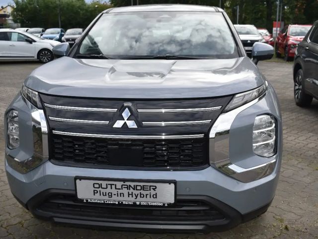 Mitsubishi Outlander 2.4L Polar, Sitzheizung, Standheizung