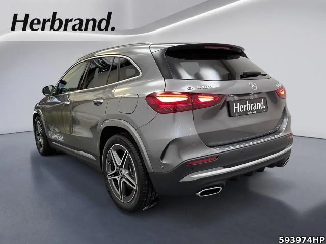 Mercedes-Benz GLA 180 AMG Line