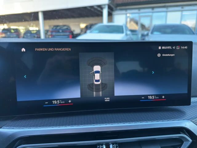 BMW 320 320i M-Sport Sedan