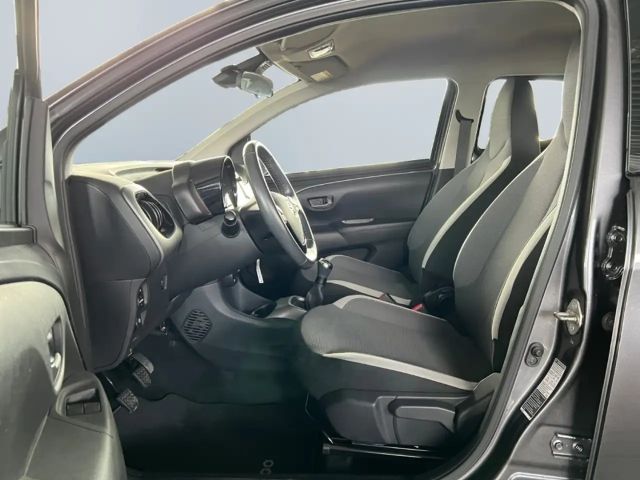 Toyota Aygo Hatchback Play Team D X-play