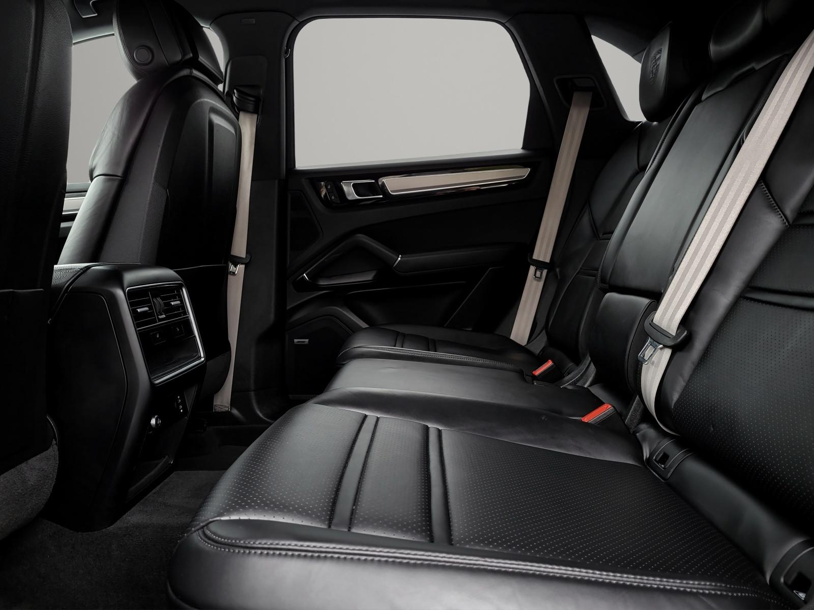 Porsche Cayenne Platinum Edition