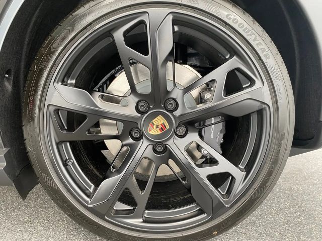 Porsche Taycan 4 Cross Turismo