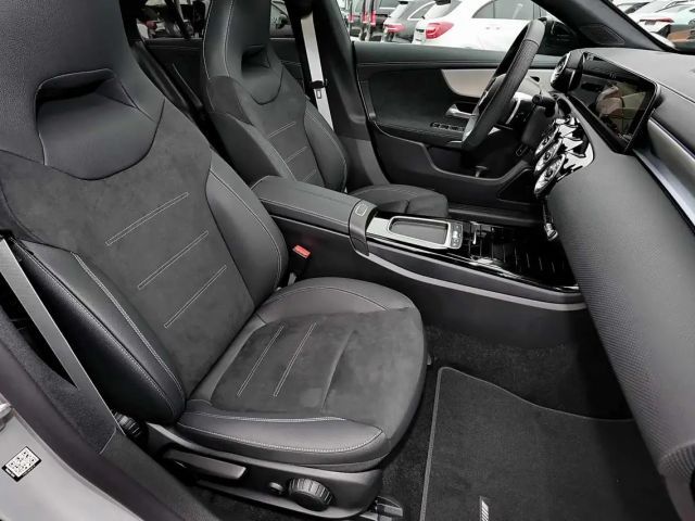 Mercedes-Benz CLA 180 AMG Line Coupé