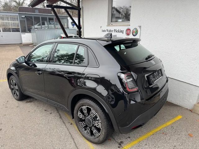 Fiat 600e 600 1.2 Hybrid Sonderedition, Navi, WinterPak, LED