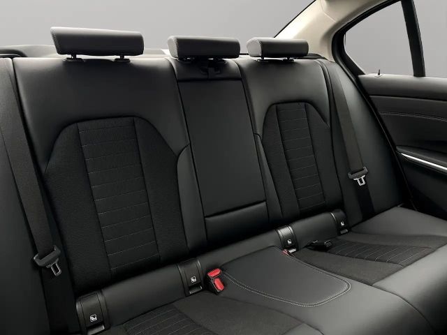 BMW 330 330i Sedan xDrive