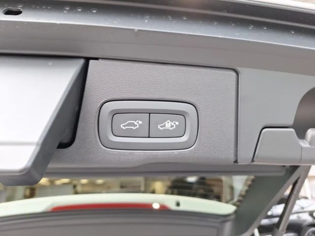 Volvo XC60 Dark Plus T6