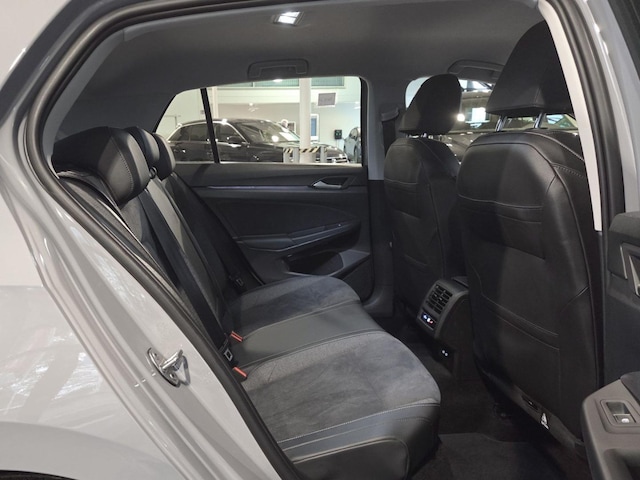 Volkswagen Golf 1.5 eTSI DSG Golf VIII