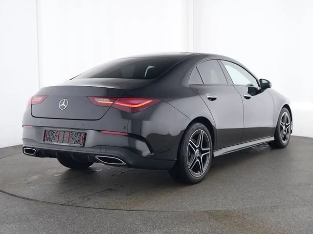 Mercedes-Benz CLA 200 AMG Line Coupé