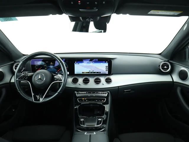 Mercedes-Benz E 220 AVANTGARDE E 220 d Estate