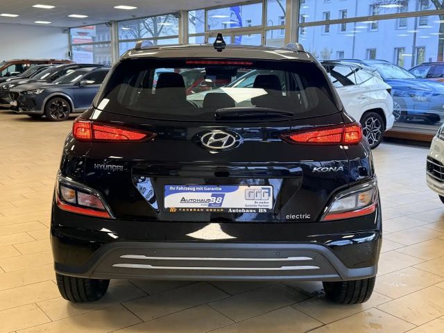 Hyundai Kona Select