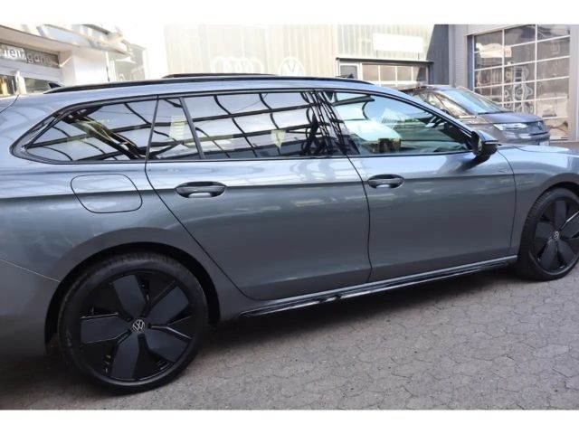 Volkswagen Passat IQ.Drive R-Line Variant