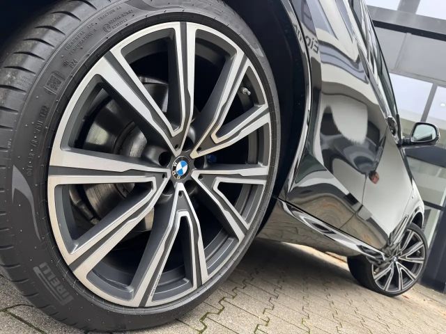 BMW X5 M50i