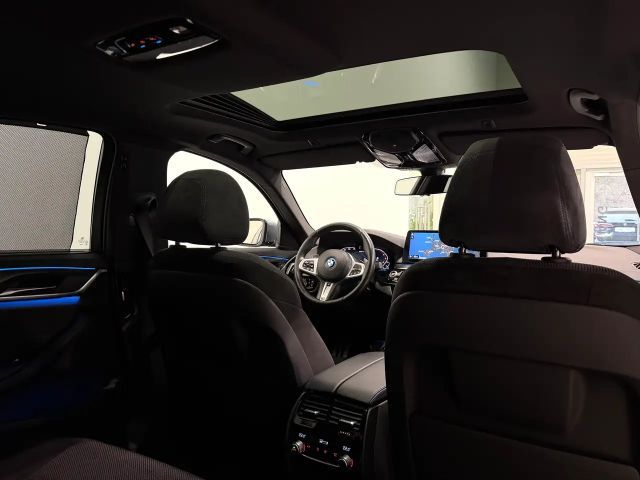 BMW 530 530e M-Sport Sedan xDrive