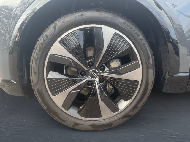 Audi Q6 e-tron Performance