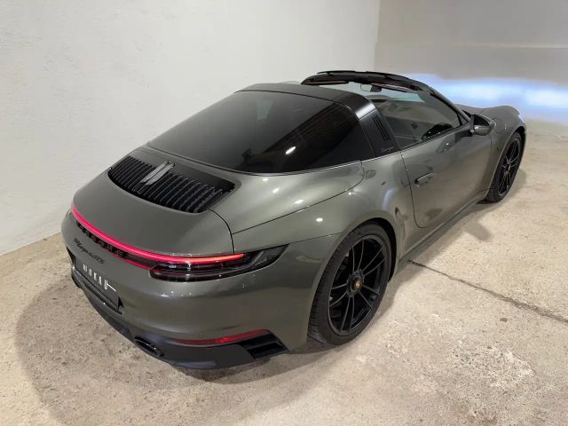 Porsche 992 4 Cabrio GTS Targa