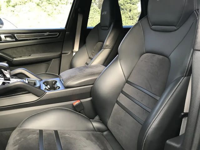 Porsche Cayenne GTS