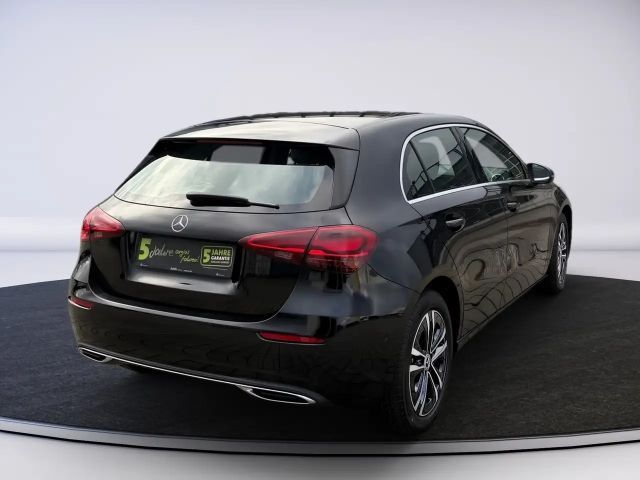 Mercedes-Benz A 180 LENKRADHEIZUNG LED HP KAMERA