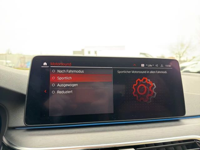 BMW 545 545e M-Sport Sedan xDrive