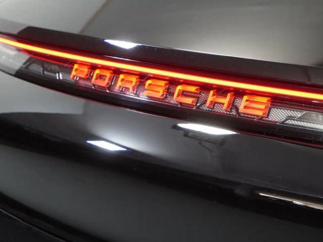 Porsche Taycan 4 Cross Turismo