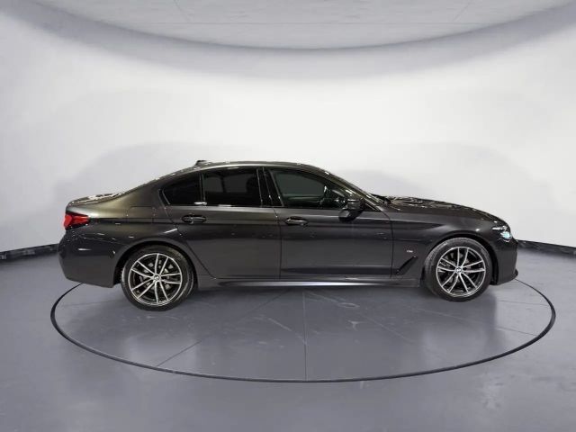 BMW 520 520d M-Sport Sedan xDrive