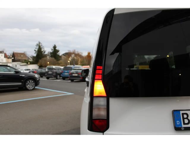 Volkswagen Caddy 5 Sitzer 2,0 TDI SCR Frontantrieb 6-Gang Radst.2755 mm *L