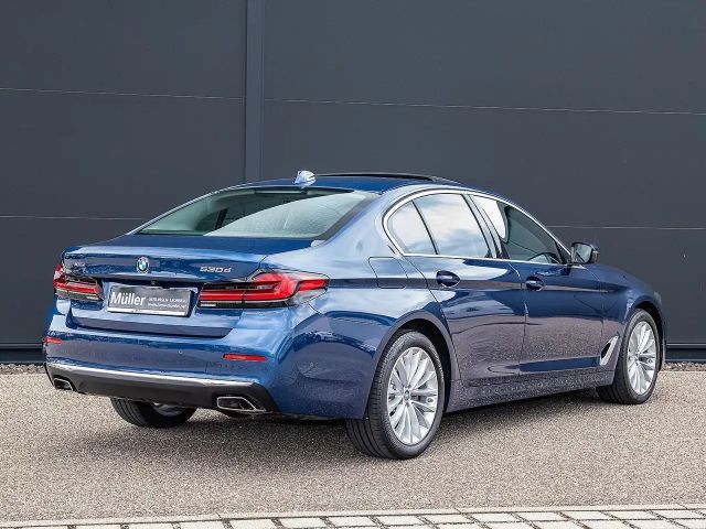 BMW 530 Luxury Line Sedan xDrive