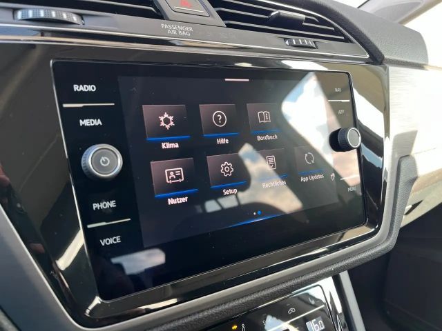 Volkswagen Touran 1.5 TSI DSG R-Line