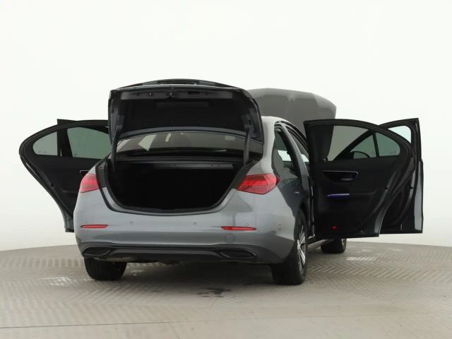 Mercedes-Benz C 180 AVANTGARDE Sedan