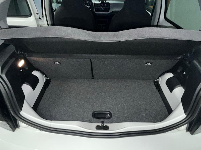 Volkswagen up! Active