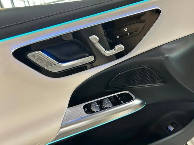 Mercedes-Benz E 200 AMG Line Sedan