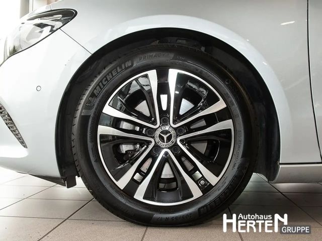 Mercedes-Benz B 200 Progressive Sedan