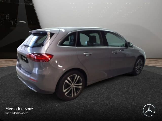 Mercedes-Benz B 200 Progressive Sedan