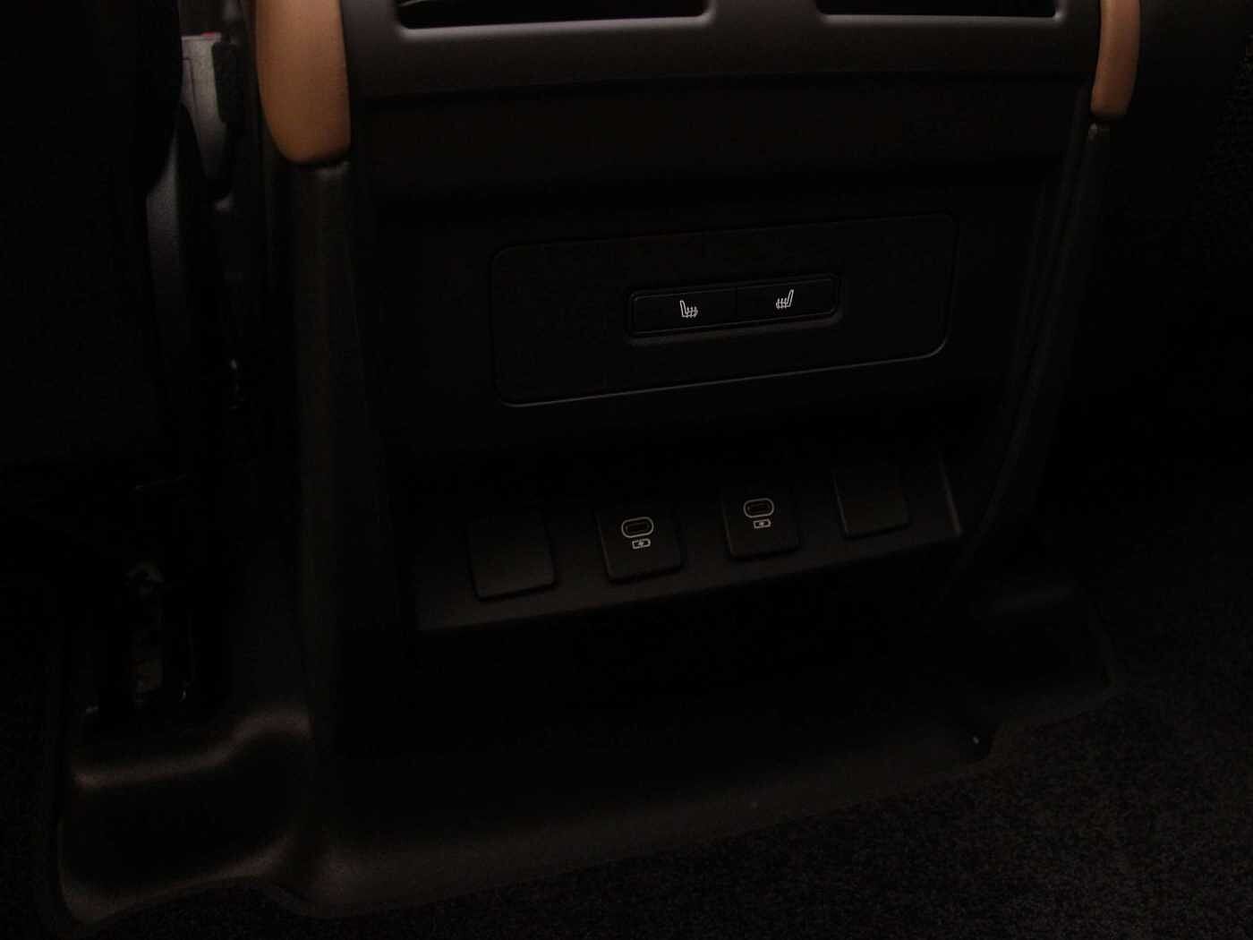 Land Rover Defender 110