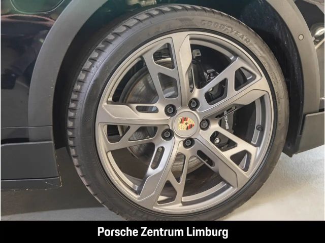Porsche Taycan 4 Cross Turismo
