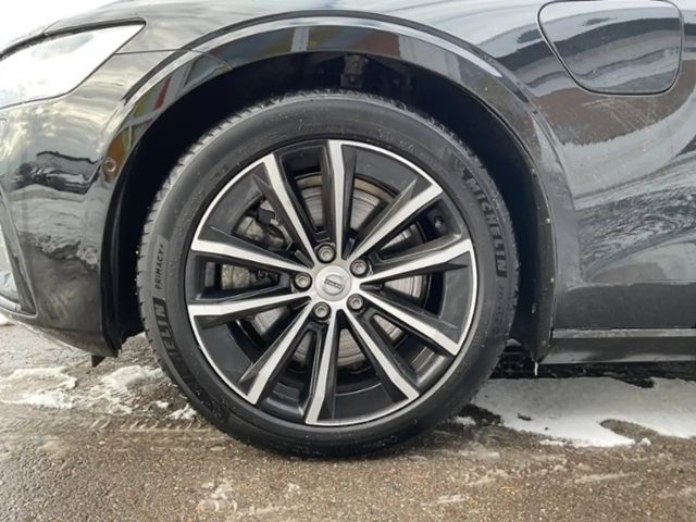 Volvo V60 AWD Dark Plus T6