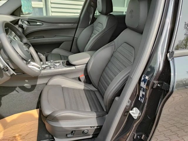 Alfa Romeo Stelvio AT8 Q4