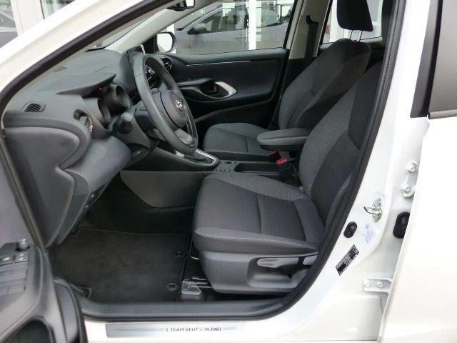 Toyota Yaris Hatchback Hybride Team D