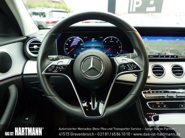 Mercedes-Benz E 220 AVANTGARDE E 220 d Estate