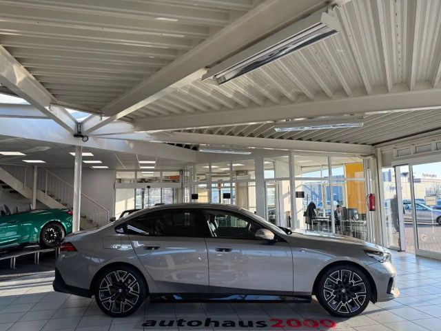 BMW 520 520i M-Sport Sedan