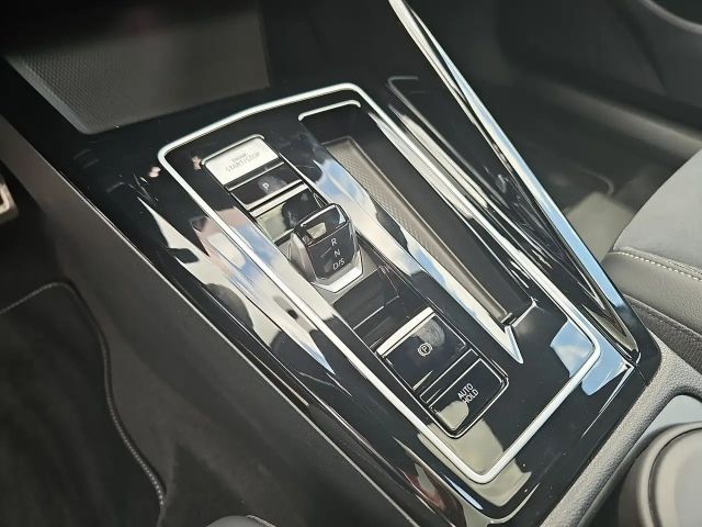 Volkswagen Golf 1.5 eTSI DSG Golf VIII