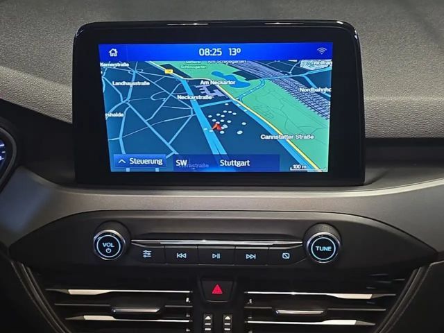 Ford Focus Cool & Connect EcoBoost Wagon