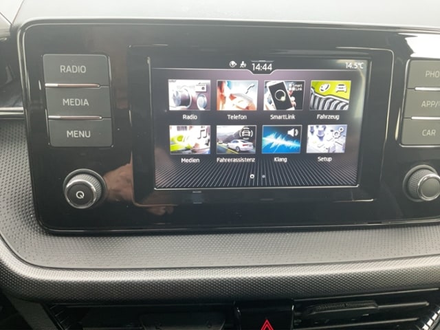 Skoda Fabia 1.0 MPI KLIMA+SITZHZG+PDC+BLUETOO+SMART LINK+LORDOSE+HILL HOLDER+AL LED ALU